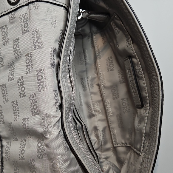 MICHAEL Michael Kors Elegant Gray Leather Shoulder Bag - Picture 8 of 11